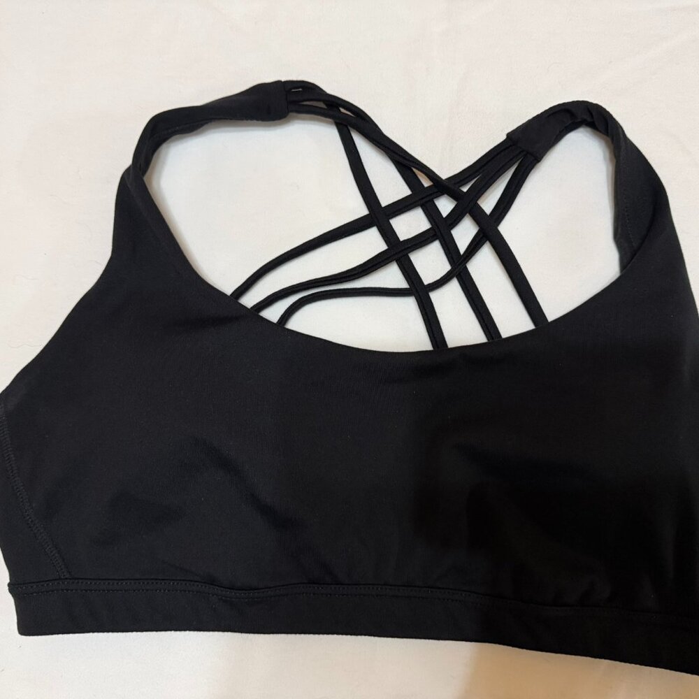 Victoria Secrets Sports Bra - Strappy Back Light Impact Sport in Black